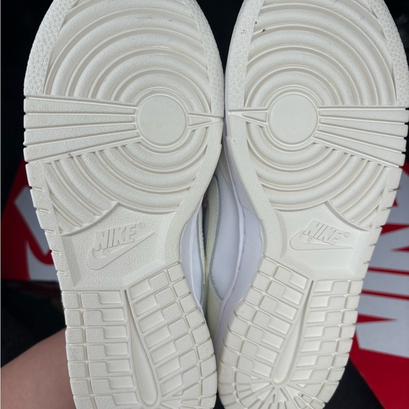 Nike Dunk - Picture 4 of 5